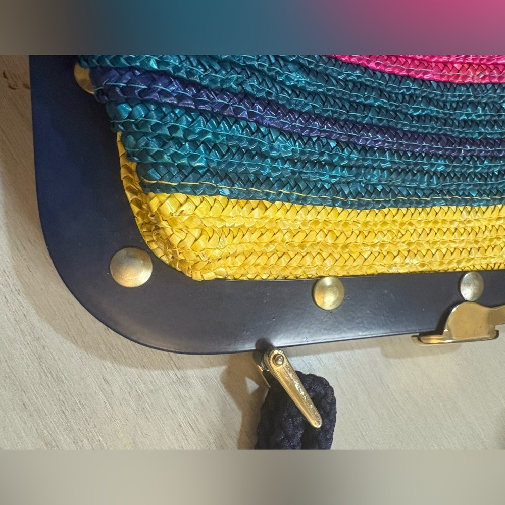 Vintage Multicolor Woven Straw Shoulder Bag – Brass Frame &‎ Braided Strap - Picture 12 of 16